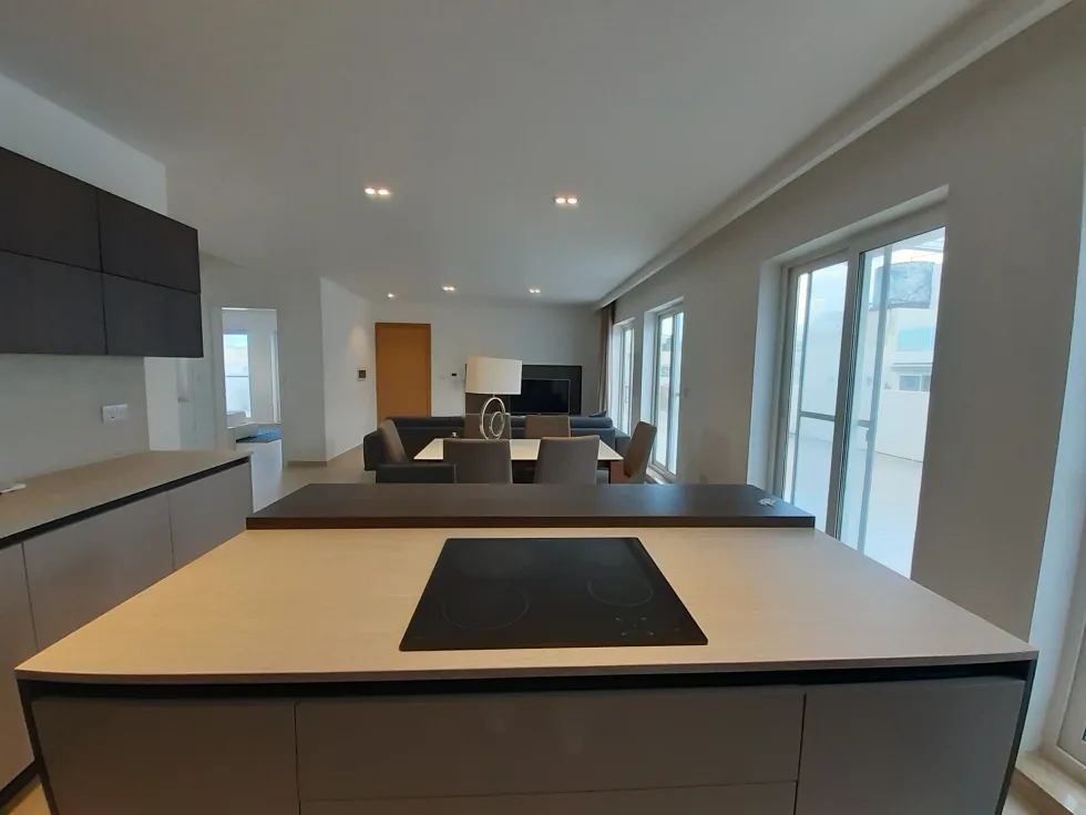 2 bed Penthouse For Rent in Sliema, Sliema - thumb 17