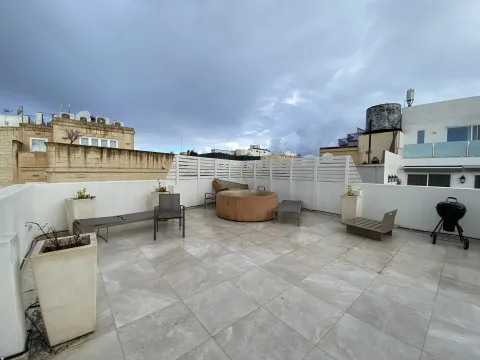 2 bed Penthouse For Rent in Sliema, Sliema - thumb 22