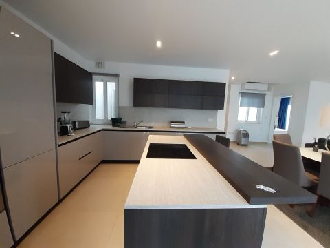 2 bed Penthouse For Rent in Sliema, Sliema - thumb 4