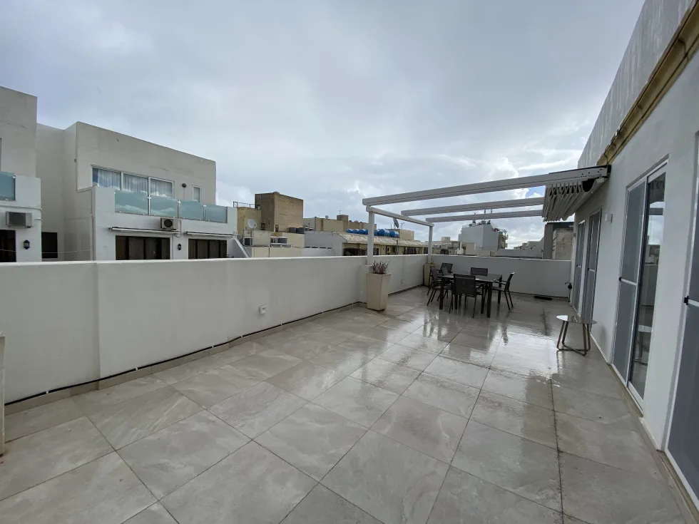 2 bed Penthouse For Rent in Sliema, Sliema - thumb 5