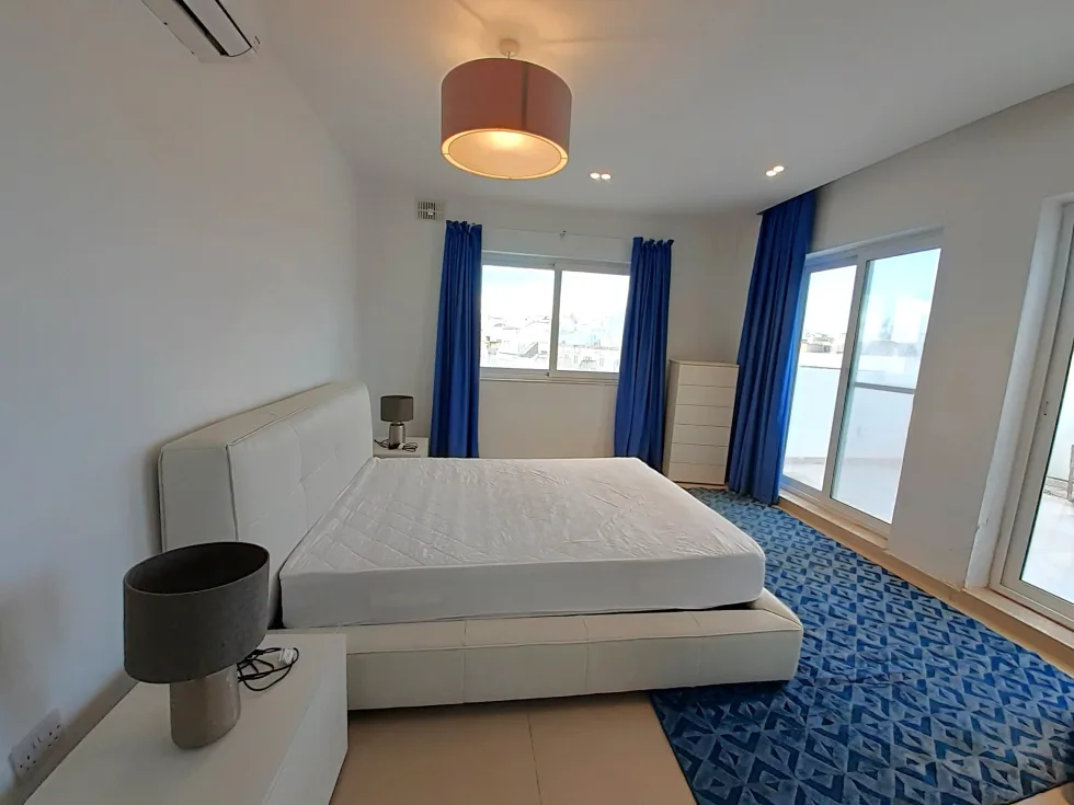 2 bed Penthouse For Rent in Sliema, Sliema - thumb 7