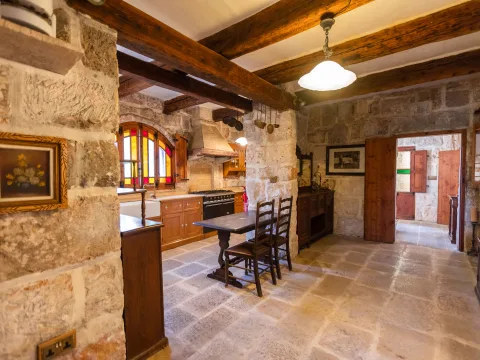 4 bed Farmhouse For Sale in Siggiewi, Siggiewi - thumb 5