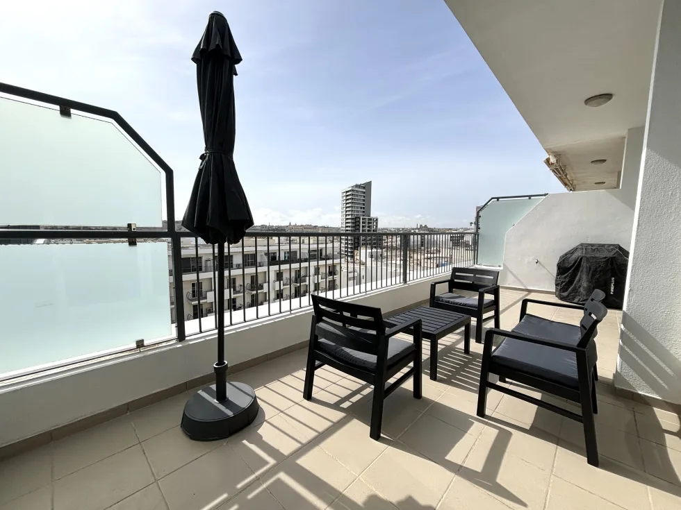 2 bed Penthouse For Rent in Gzira, Gzira - thumb 1