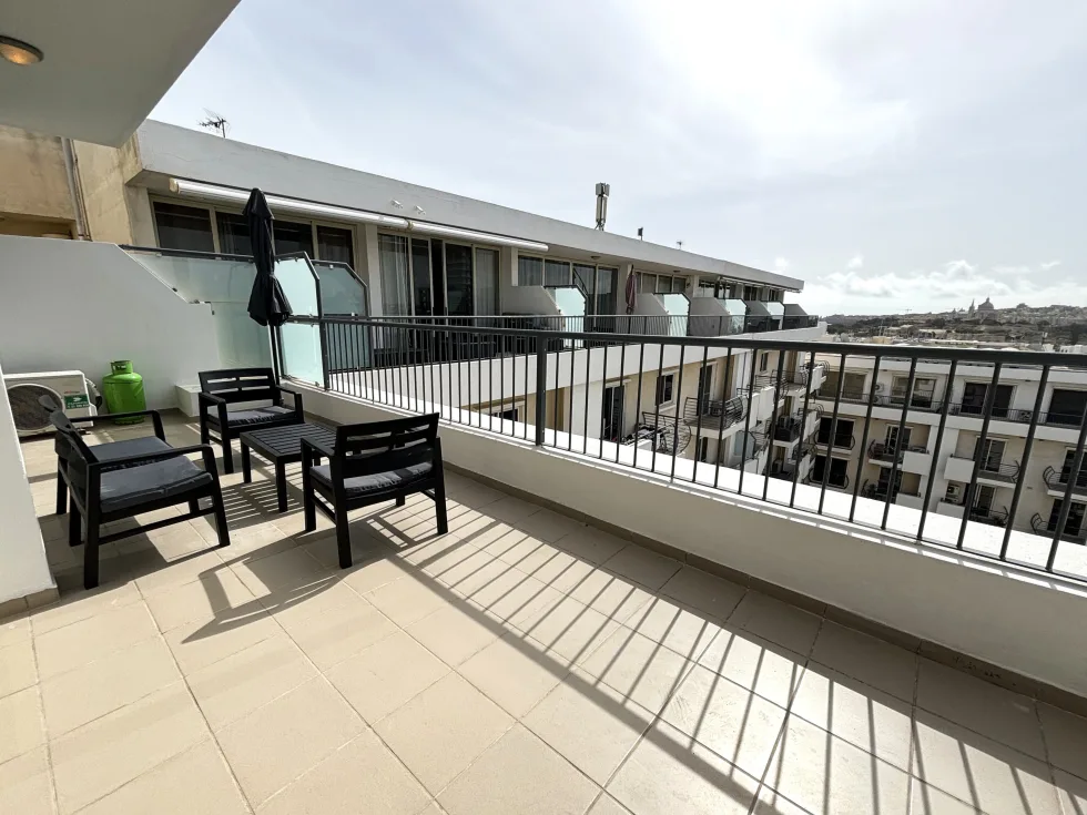 2 bed Penthouse For Rent in Gzira, Gzira - thumb 2