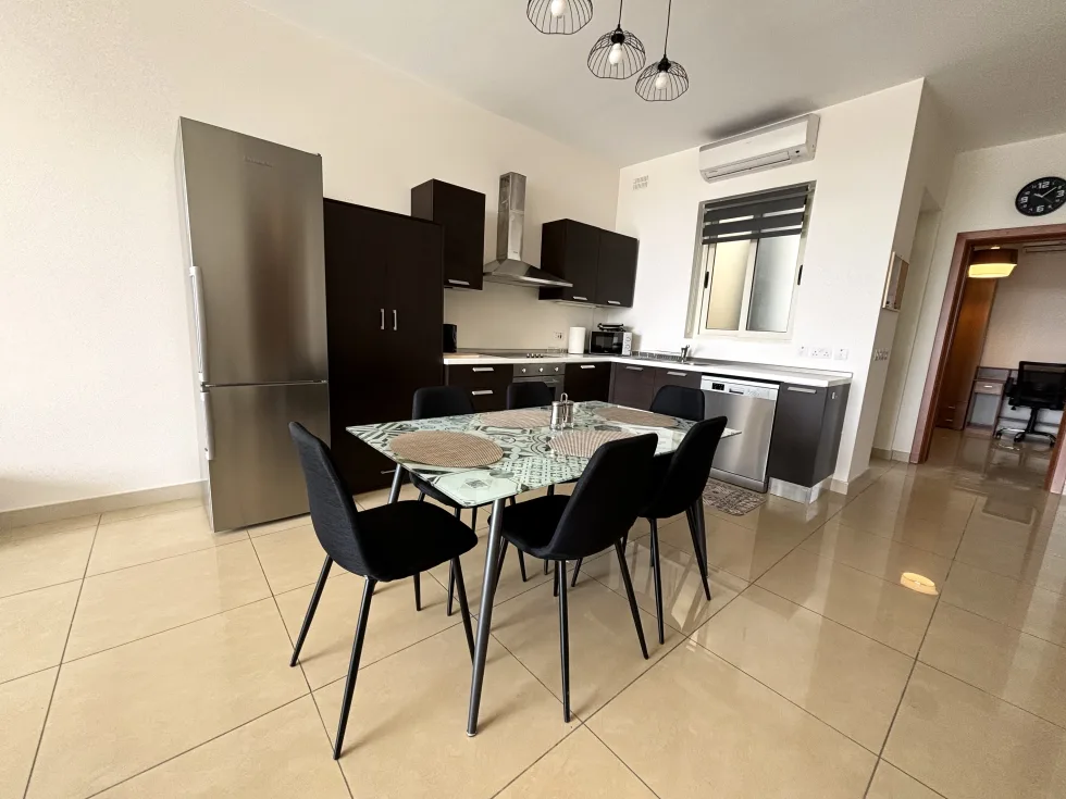 2 bed Penthouse For Rent in Gzira, Gzira - thumb 5