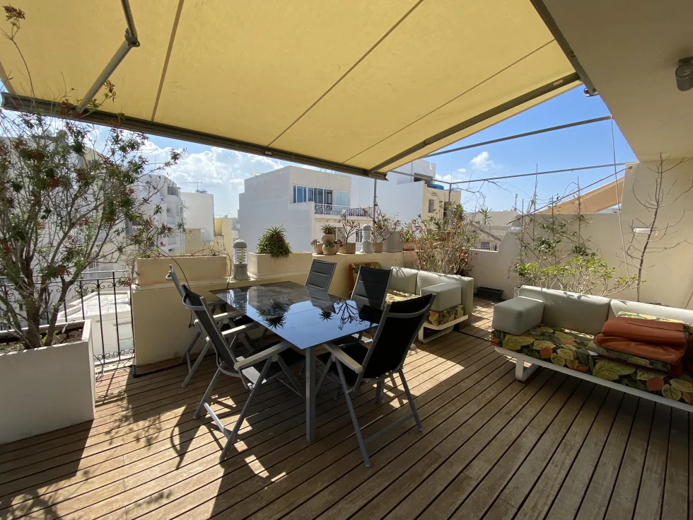 3 bed Penthouse For Rent in Gzira, Gzira - thumb 2
