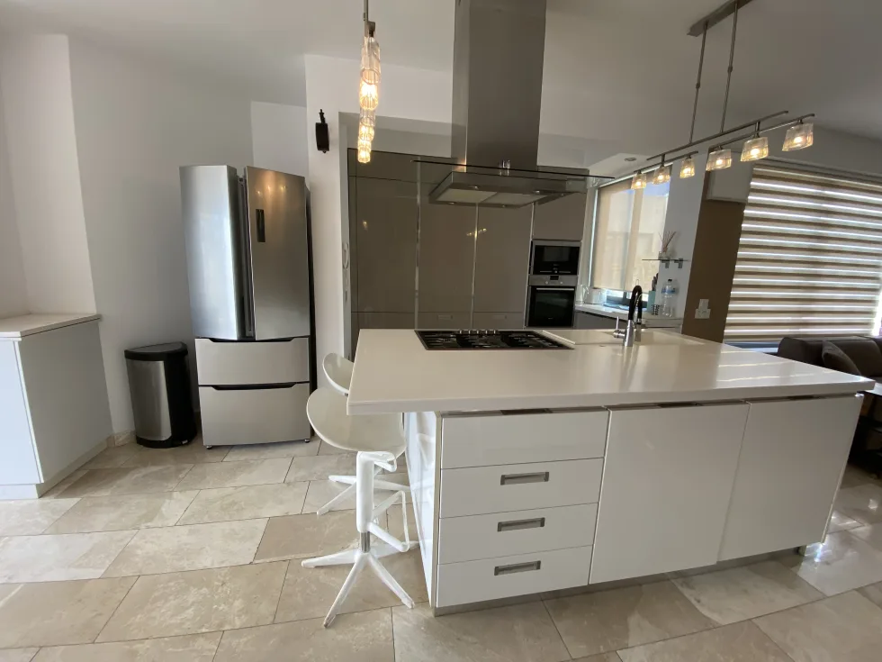 3 bed Penthouse For Rent in Gzira, Gzira - thumb 4