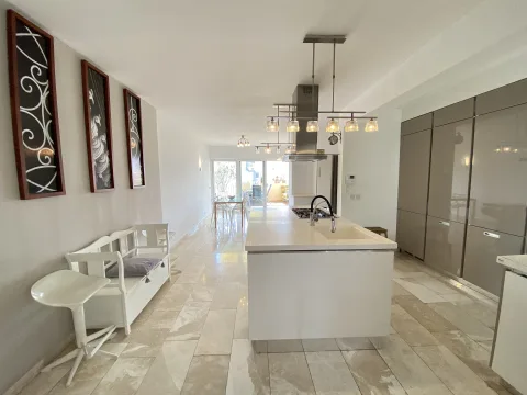 3 bed Penthouse For Rent in Gzira, Gzira - thumb 5