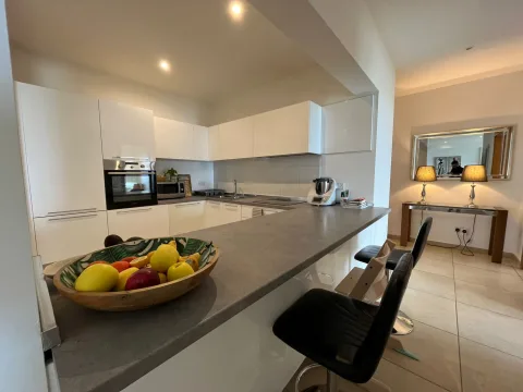 2 bed Apartment For Rent in Sliema, Sliema - thumb 4