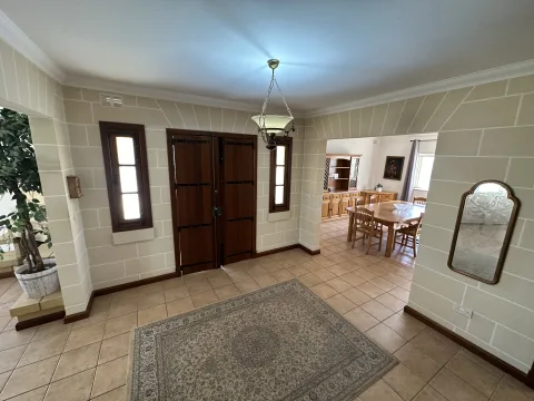 3 bed Villa For Rent in Madliena, Madliena - thumb 2