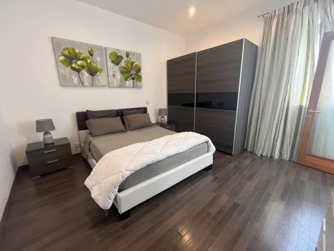 4 bed Penthouse For Rent in Sliema, Sliema - thumb 9