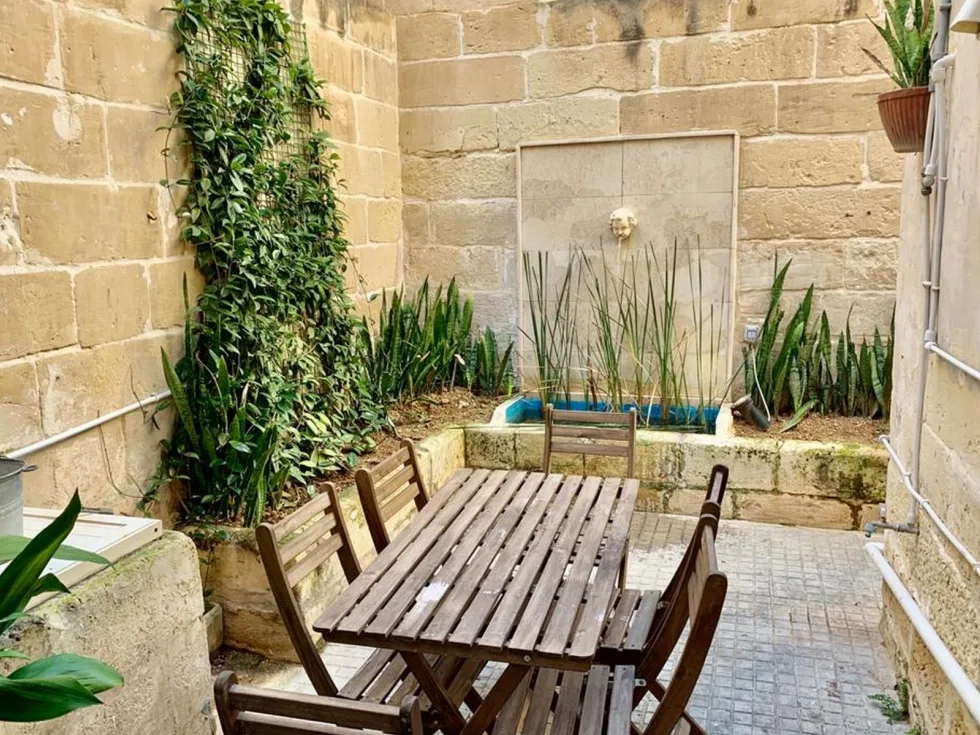 4 bed Town House For Rent in Sliema, Sliema - thumb 1