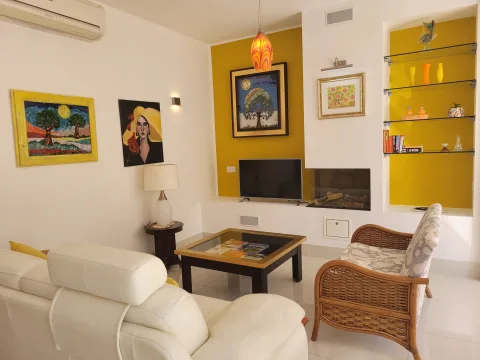 3 bed Apartment For Rent in Qawra, Qawra - thumb 2