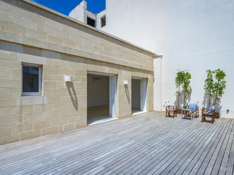 7 bed Town House For Rent in Sliema, Sliema - thumb 26
