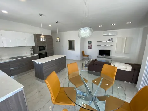 2 bed Apartment For Rent in Gzira, Gzira - thumb 1