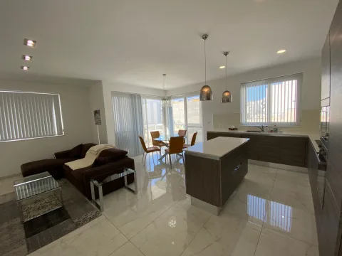 2 bed Apartment For Rent in Gzira, Gzira - thumb 3