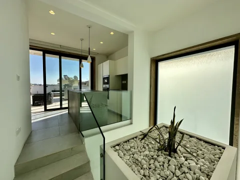 3 bed Penthouse For Rent in St Julian's, St Julian's - thumb 5