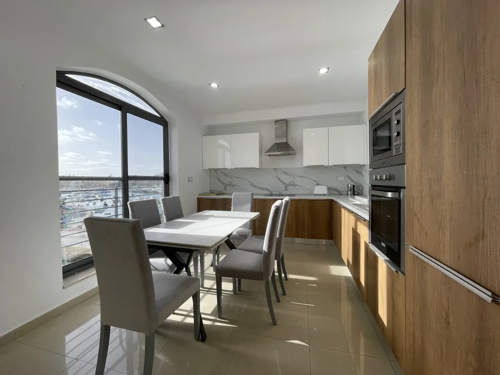 2 bed Apartment For Rent in Gzira, Gzira - thumb 1