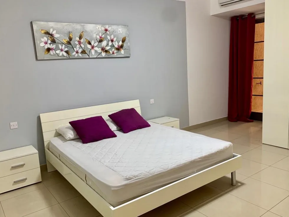 3 bed Apartment For Rent in Sliema, Sliema - thumb 5