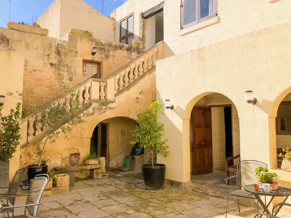 4 bed House of Character For Rent in Zebbug, Zebbug - thumb 2
