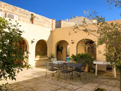 4 bed House of Character For Rent in Zebbug, Zebbug - thumb 4