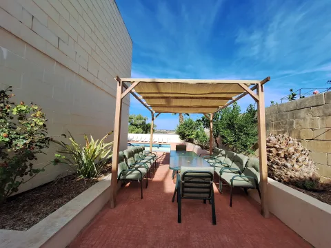 7 bed Villa For Rent in Mellieha, Mellieha - thumb 2