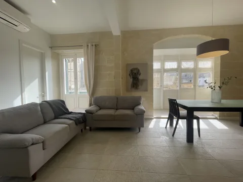 2 bed Apartment For Rent in Valletta, Valletta - thumb 2