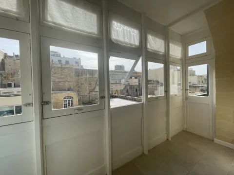 2 bed Apartment For Rent in Valletta, Valletta - thumb 3