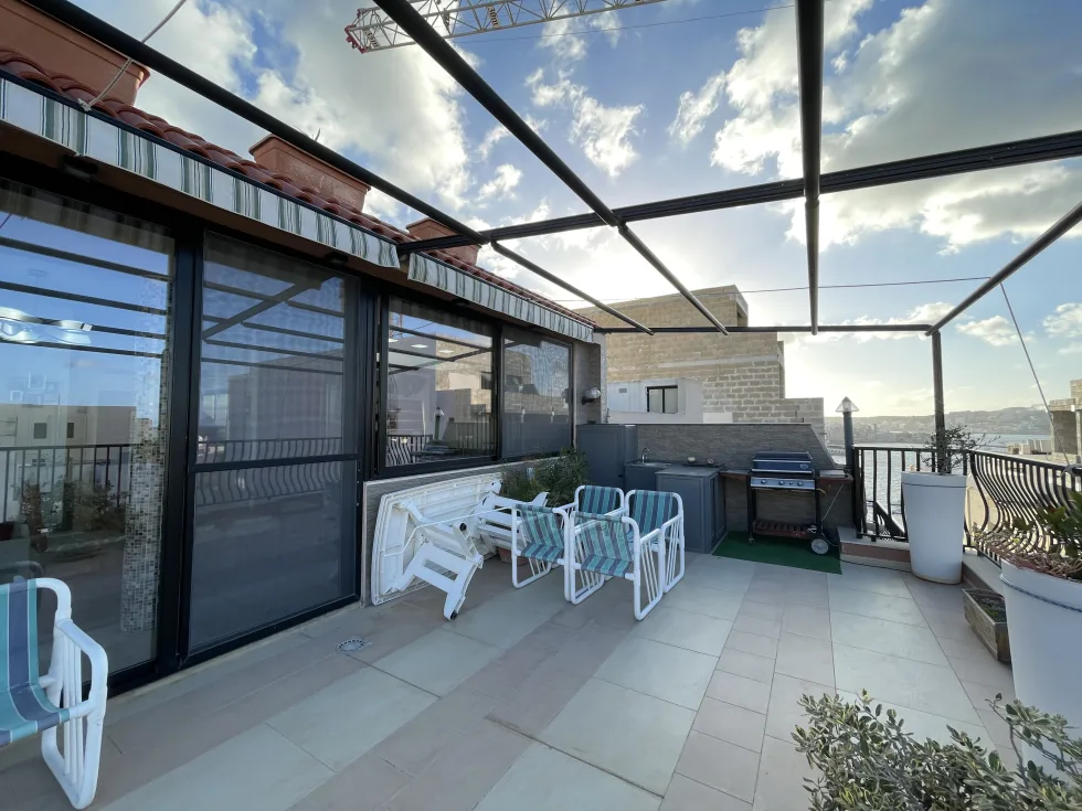 4 bed Penthouse For Sale in St Paul's Bay, St Paul's Bay - thumb 2