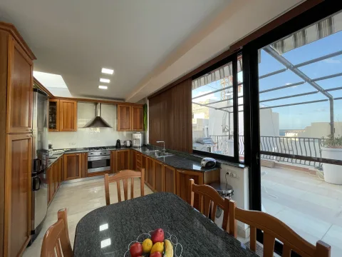 4 bed Penthouse For Sale in St Paul's Bay, St Paul's Bay - thumb 6