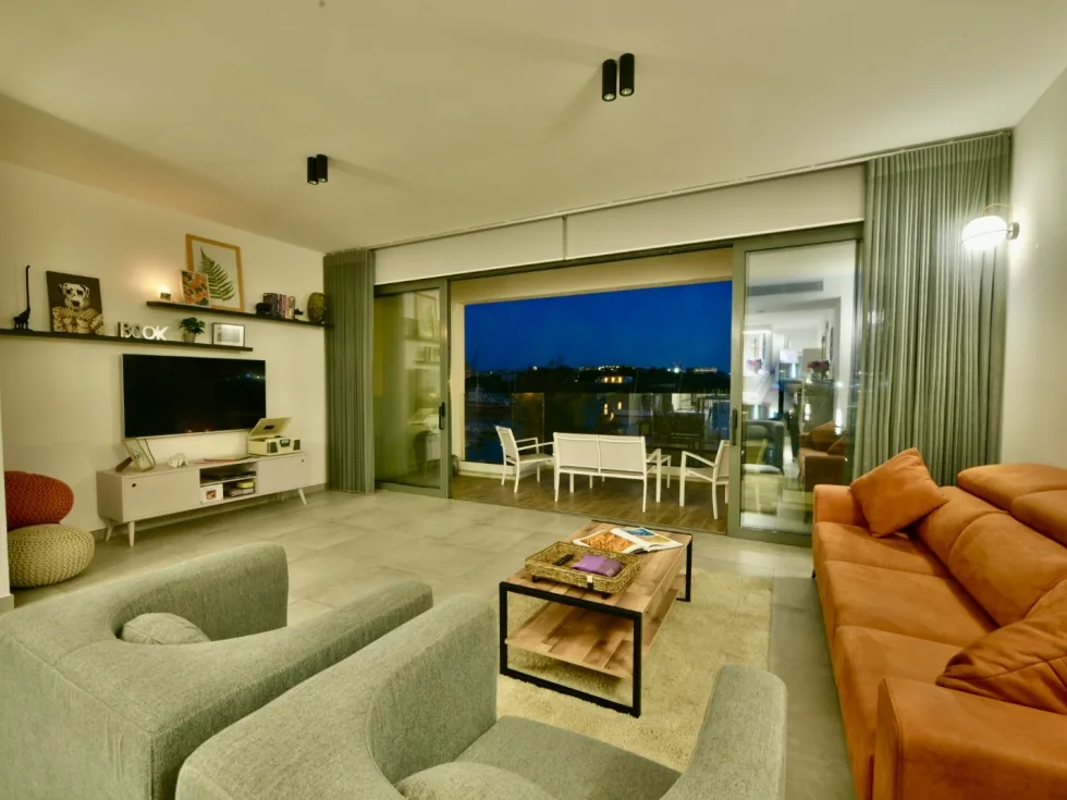 3 bed Apartment For Rent in Sliema, Sliema - thumb 6