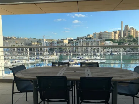 3 bed Apartment For Rent in Ta' Xbiex, Ta' Xbiex - thumb 2