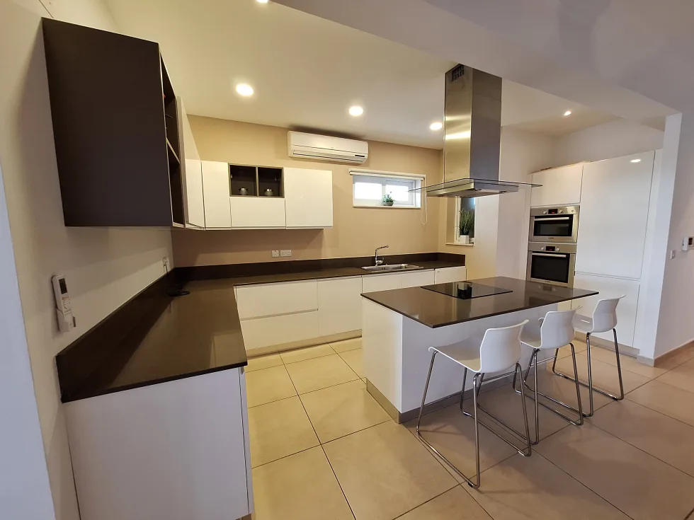 3 bed Apartment For Rent in Sliema, Sliema - thumb 6