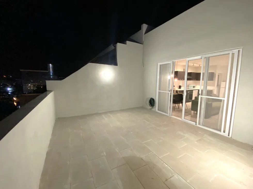 1 bed Penthouse For Rent in Gzira, Gzira - thumb 1
