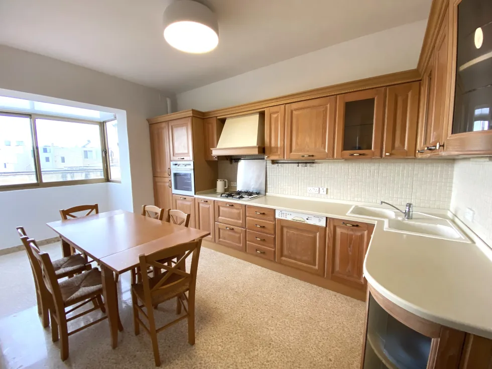 3 bed Apartment For Rent in Sliema, Sliema - thumb 7