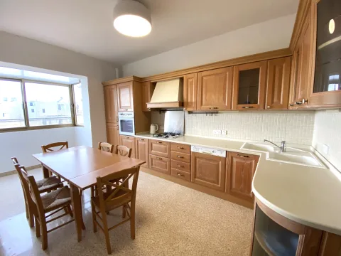 3 bed Apartment For Rent in Sliema, Sliema - thumb 7