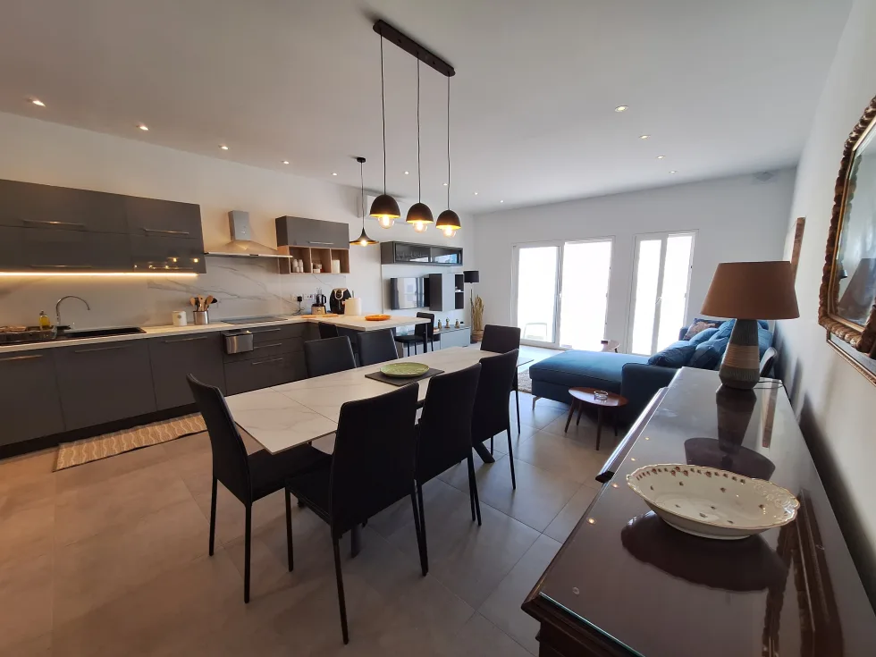 4 bed Apartment For Rent in Sliema, Sliema - thumb 2