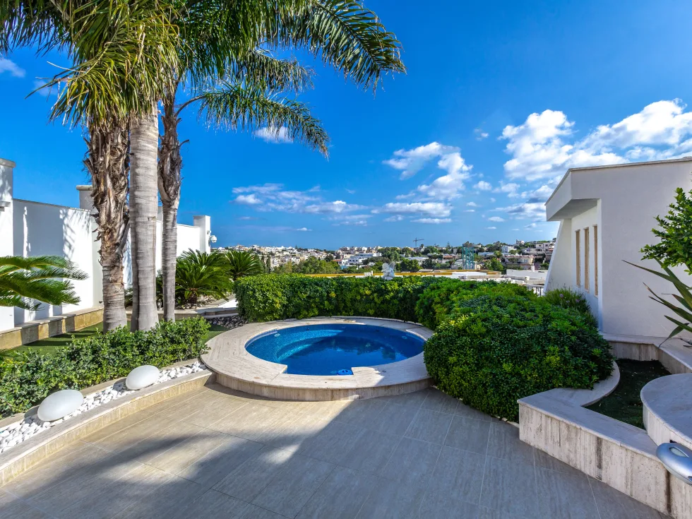 6 bed Villa For Rent in Mellieha, Mellieha - thumb 2