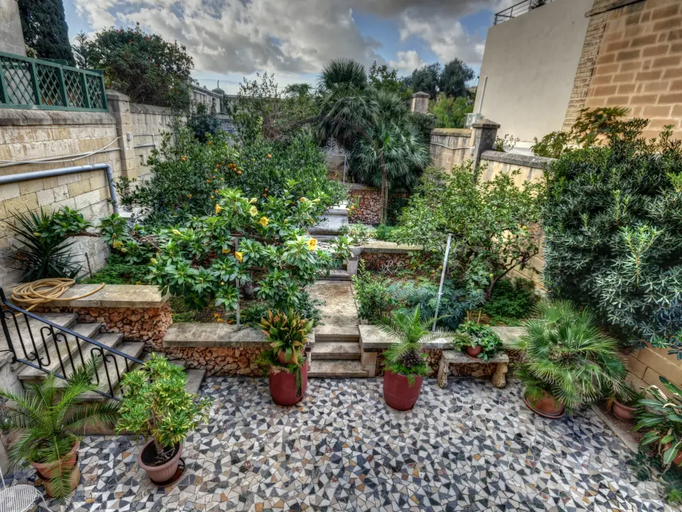 8 bed Villa For Sale in Ta' Xbiex, Ta' Xbiex - thumb 2