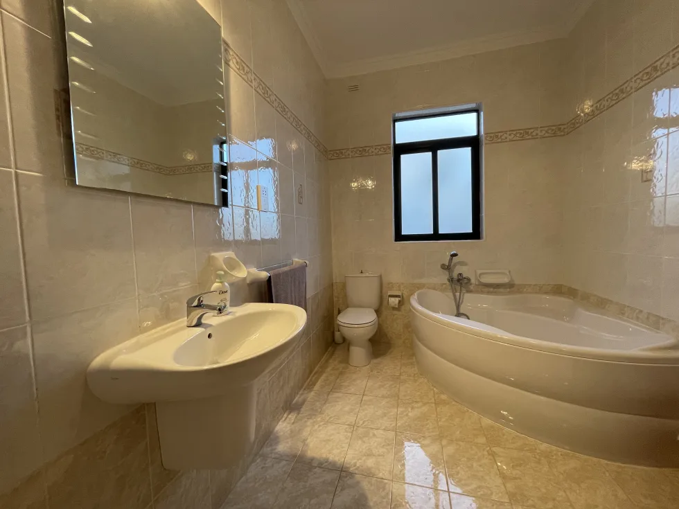 3 bed Penthouse For Rent in Sliema, Sliema - thumb 7