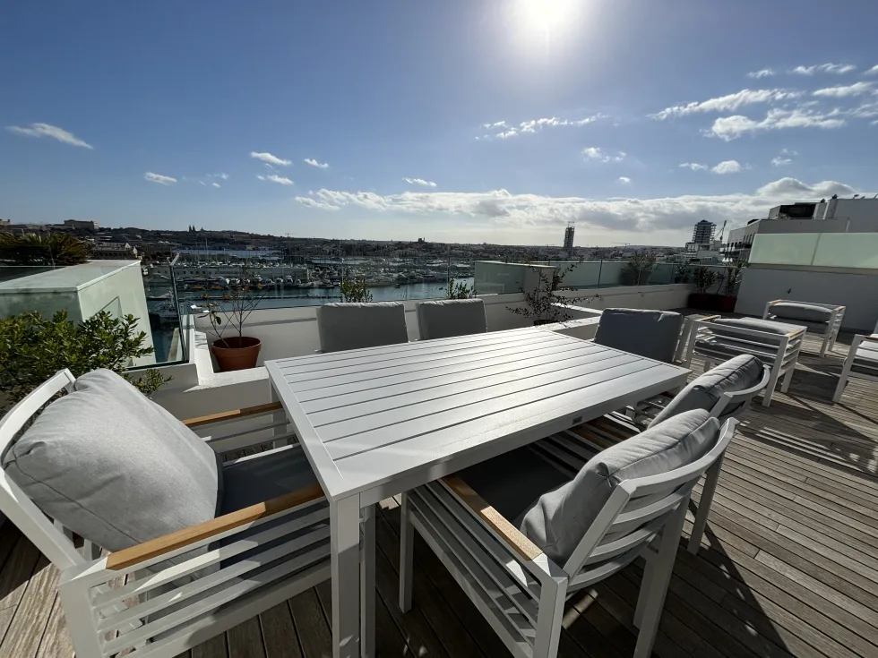 1 bed Penthouse For Rent in Sliema, Sliema - thumb 1