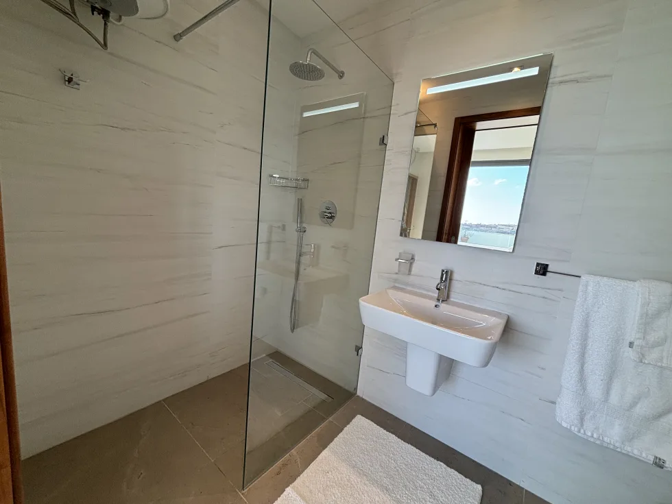 1 bed Penthouse For Rent in Sliema, Sliema - thumb 12