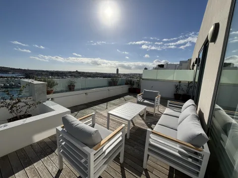 1 bed Penthouse For Rent in Sliema, Sliema - thumb 2