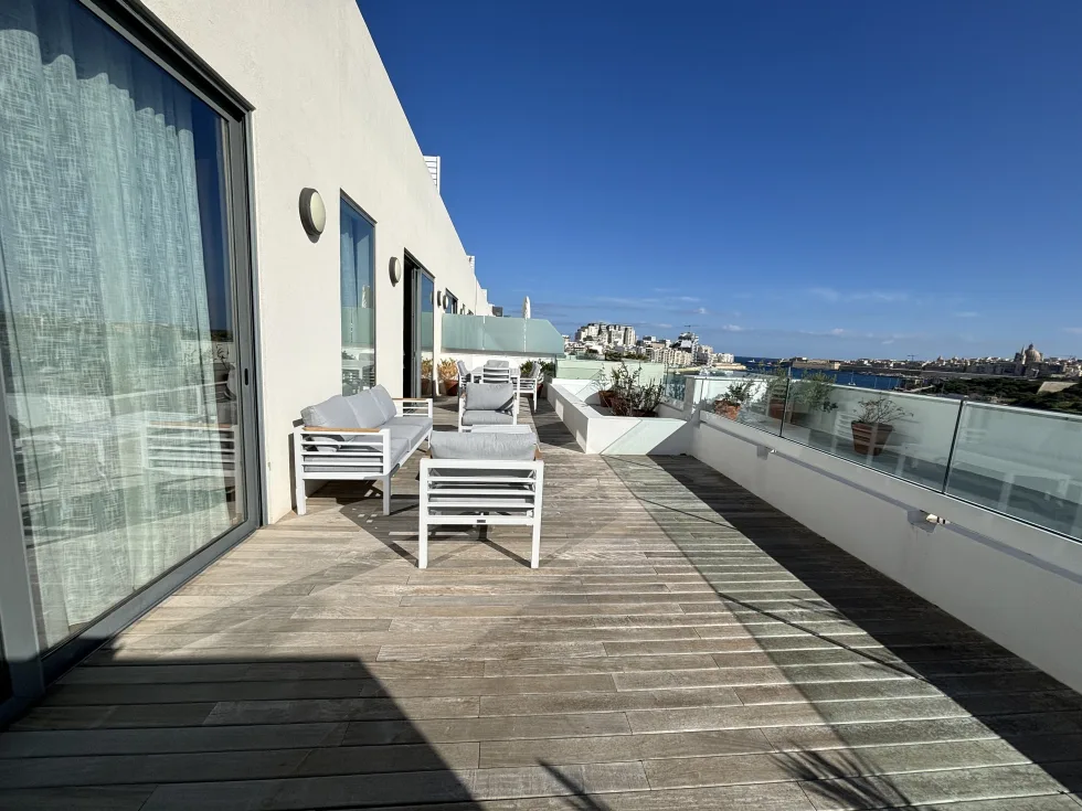 1 bed Penthouse For Rent in Sliema, Sliema - thumb 4
