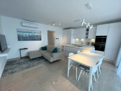 2 bed Apartment For Rent in St Paul's Bay, St Paul's Bay - thumb 4