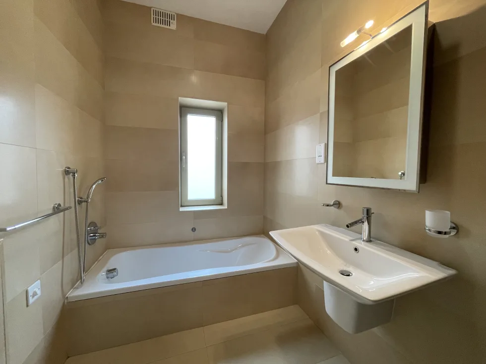 3 bed Apartment For Rent in Sliema, Sliema - thumb 10