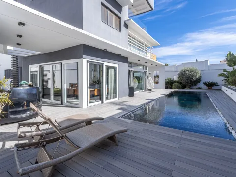 6 bed Villa For Sale in Madliena, Madliena - thumb 1