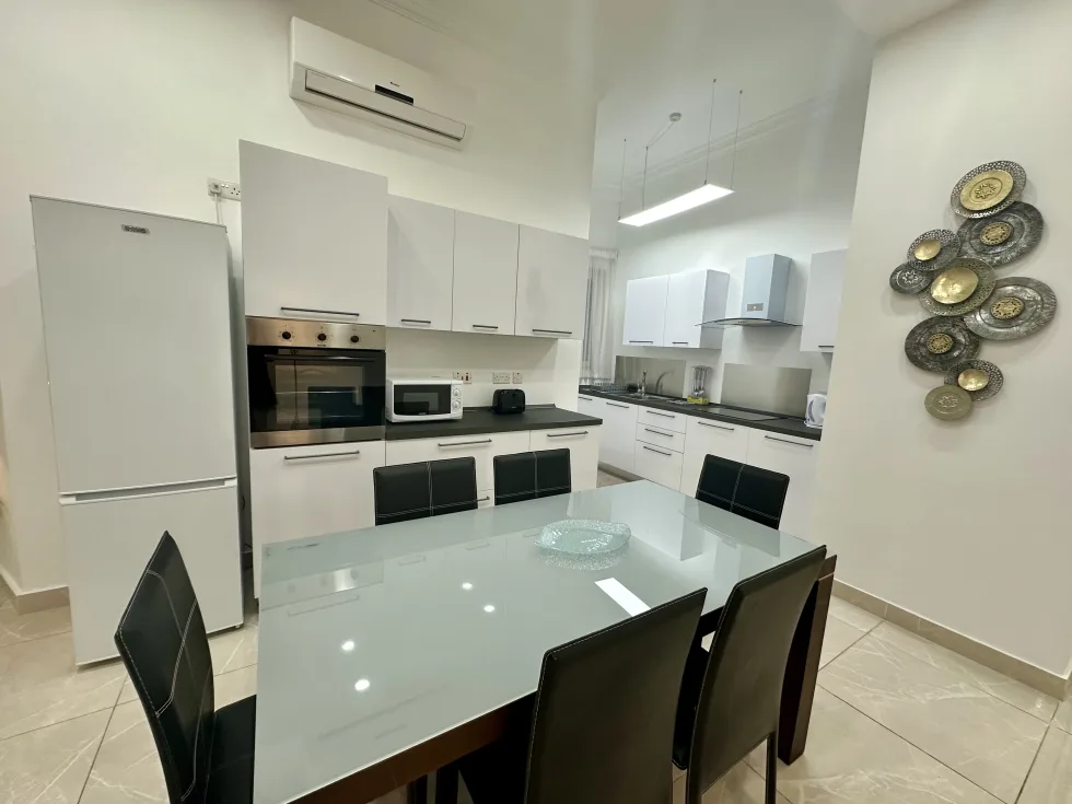 3 bed Apartment For Rent in Sliema, Sliema - thumb 3