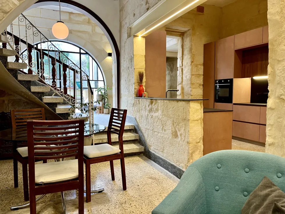 3 bed Town House For Rent in Rabat, Rabat - thumb 1