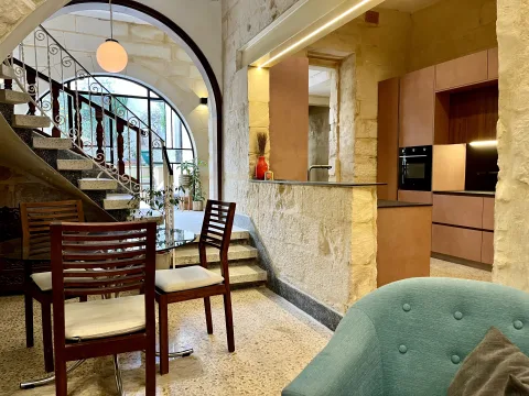 3 bed Town House For Rent in Rabat, Rabat - thumb 1